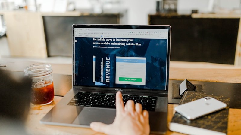 Building a Fintech Startup: From Idea to Series A